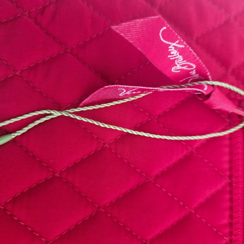 NWT Vera Bradley Mailbag Crossbody in the Tango Red Retired Pattern - Picture 9 of 16